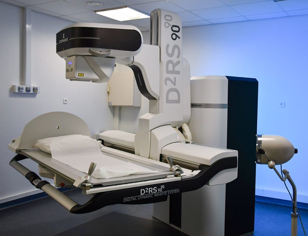 Appareil de radiologie permettant de réaliser une hysterosalpingographie
